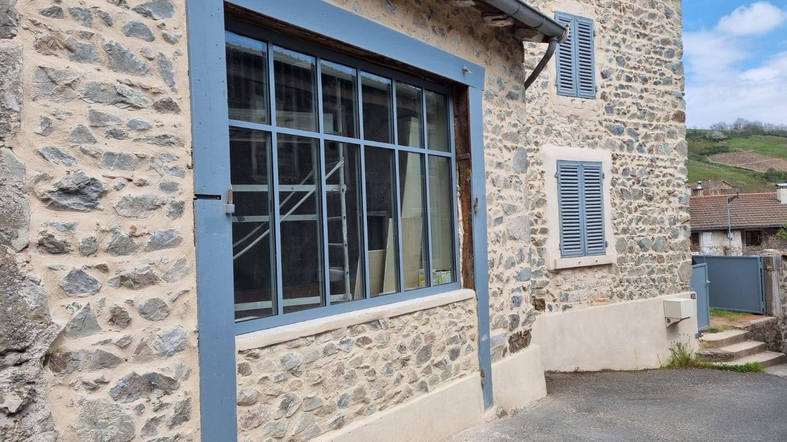 Métallier pour fabrication de main courante et rampe d'escalier sur mesure en acier Anse