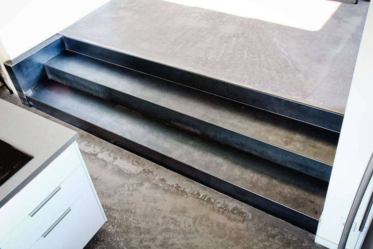 Escalier en métal dans le Rhône