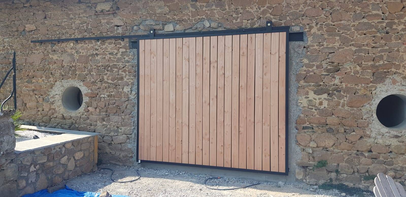 Fabricant de portail battant en acier sur mesure Ecully