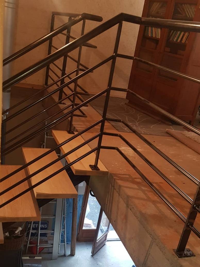 Pose d'escalier droit ou quart tournant sur mesure Ecully