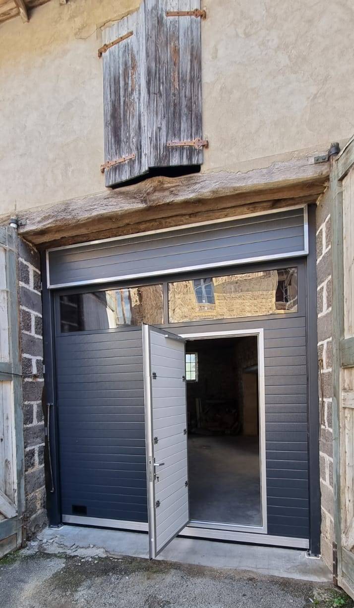 Fabrication de porte d'entrée vitrée sur mesure design Anse