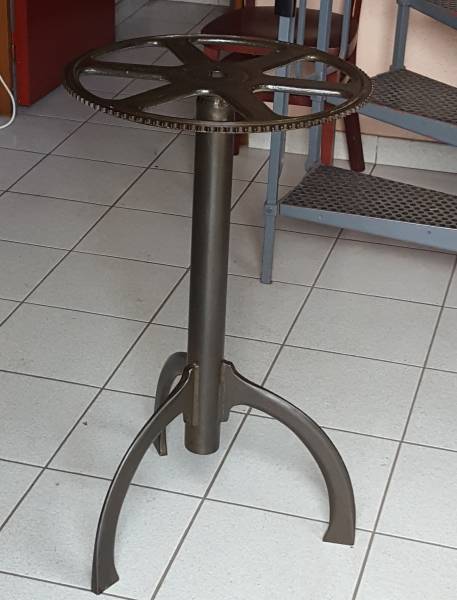 Conception d'un guéridon sur mesure à Alès (dans le Gard)