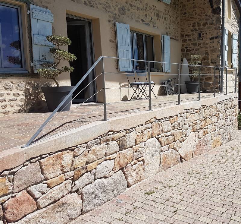Fabrication de garde-corps sur mesure à Beaujeu, dans la continuité d’un existant