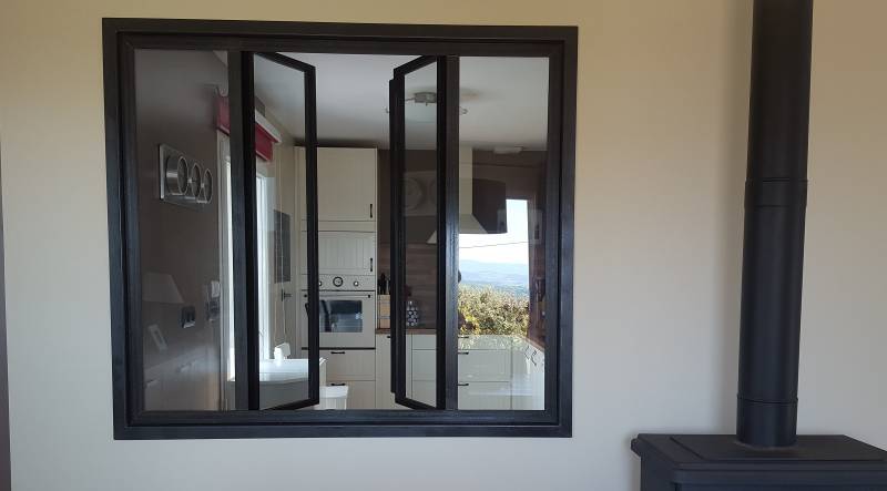 Métallerie - serrurerie , fabricant d'une verrière cuisine salon à Letra (beaujolais)