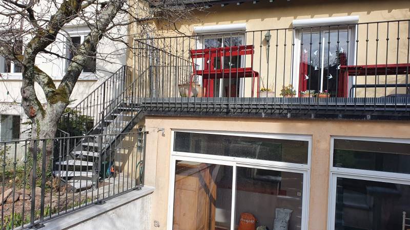 Réaménagement d'un jardin avec la réalisation d'un escaliers et de 2 garde-corps à Oullins