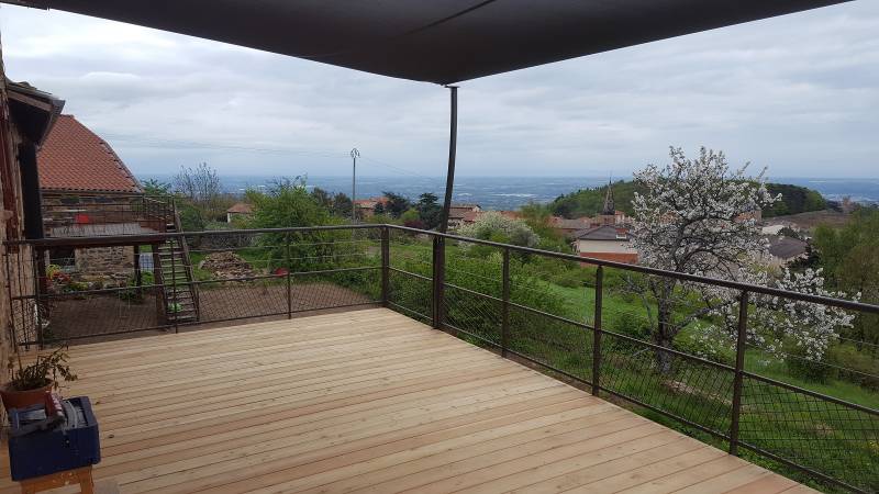 Atelier de métallerie : Fabricant et poseur de terrasse extérieure sur mesure à Montmelas