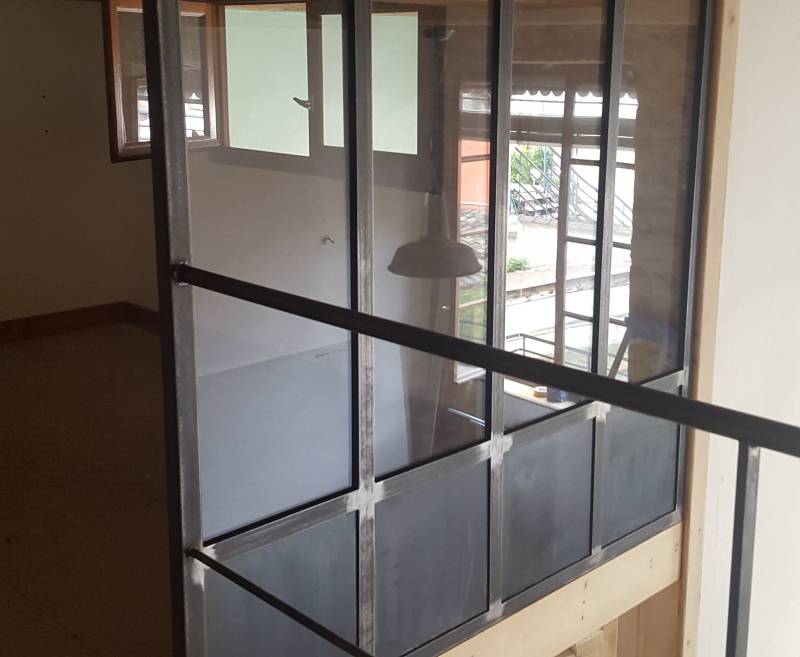 Métallerie fabricant d'une verrière sur mesure et sur mézzanine à la Croix rousse