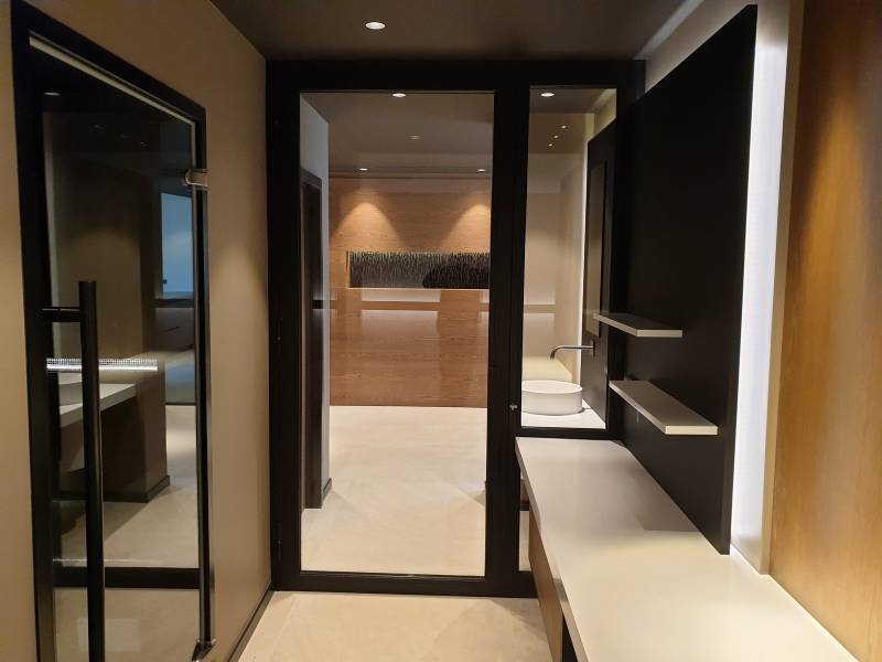 Création et pose d'une porte de séparation entre deux espaces dans les environs de Lyon