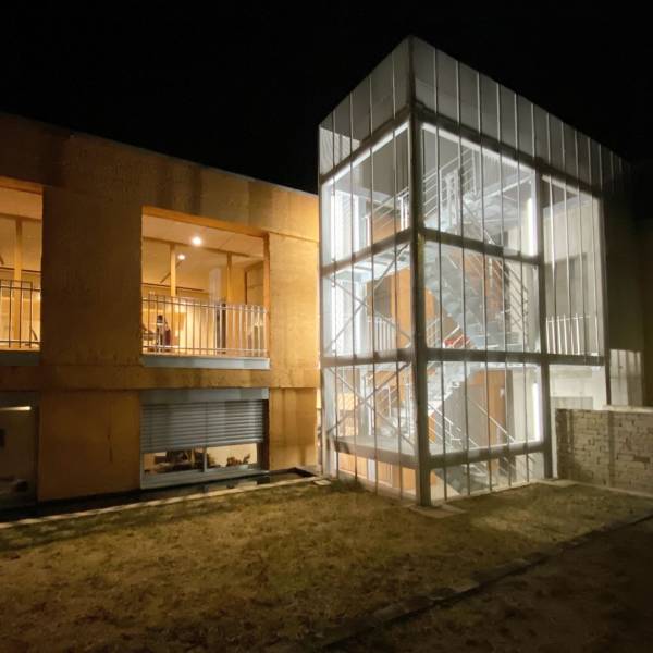 Structure de toiture galvanisée sur mesure fabriquée par ASM T DESIGN à Lyon Montchat