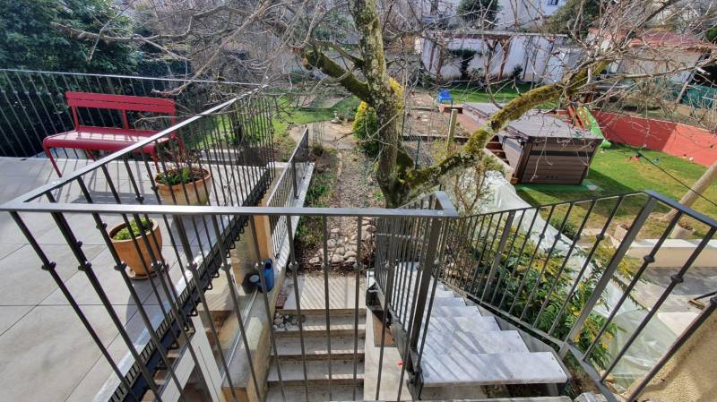 Réaménagement d'un jardin avec la réalisation d'un escaliers et de 2 garde-corps à Oullins