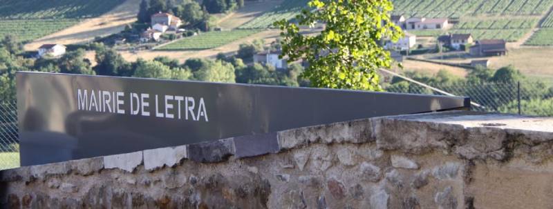 Atelier de métallerie lyonnais, fabricant et poseur de portail coulissant à Letra (69)
