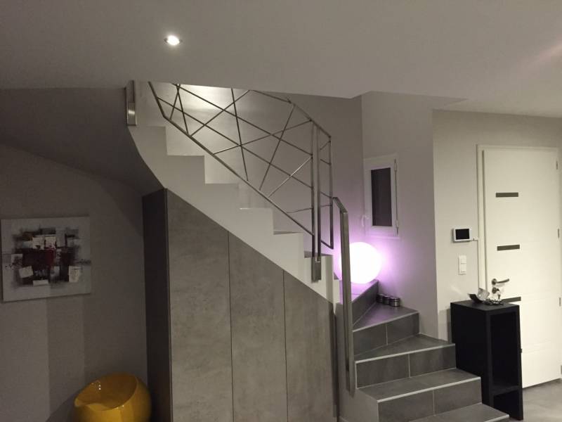 Réalisation et pose de barrière en inox sur mesure dans le Nord de Lyon