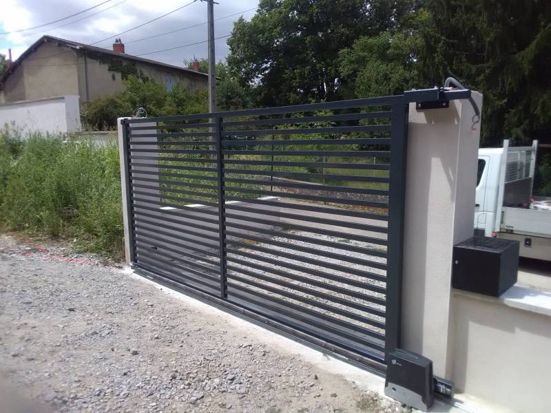 Création d'un portail motorisé sur mesure à Saint Genis Laval