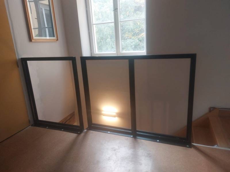 Détail du garde-corps d'escalier, dont le dessin s'harmonise avec l'ambiance historique et la rénovation du Vieux Lyon