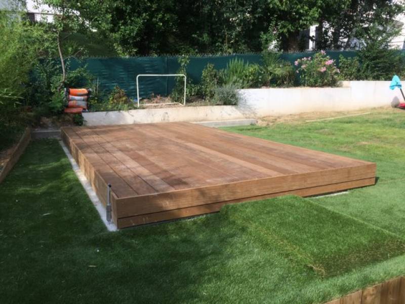 Fabrication et pose d'une terrasse coulissante sur une piscine située à Oullins