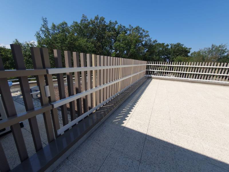 Construction de bardages sur mesure pour une micro crèche à Reyrieux