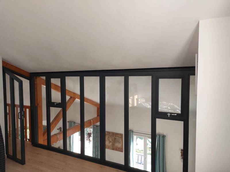 Réalisation d'une verrière style atelier personnalisée avec 2 ouvrants sur Vaugneray