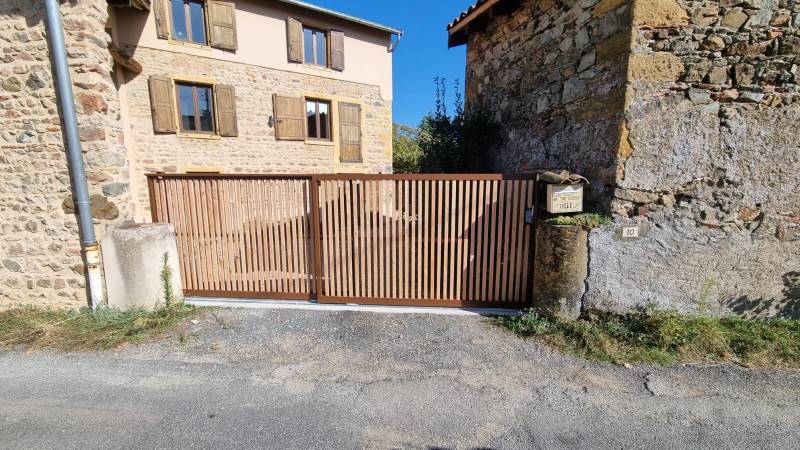 Réalisation d’un Double Portail Coulissant Acier/Bois à Letra