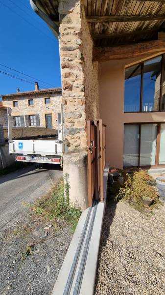 Réalisation d’un Double Portail Coulissant Acier/Bois à Letra