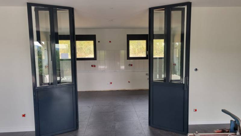 Verrière sur mesure style atelier à Saint Nizier d'Azergues