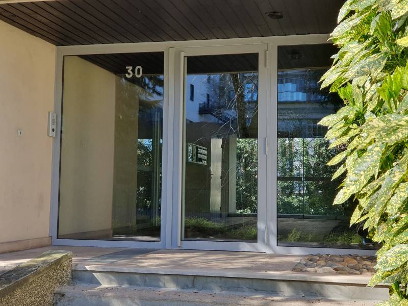 Porte d’entrée de résidence en acier sur mesure à Lyon 5