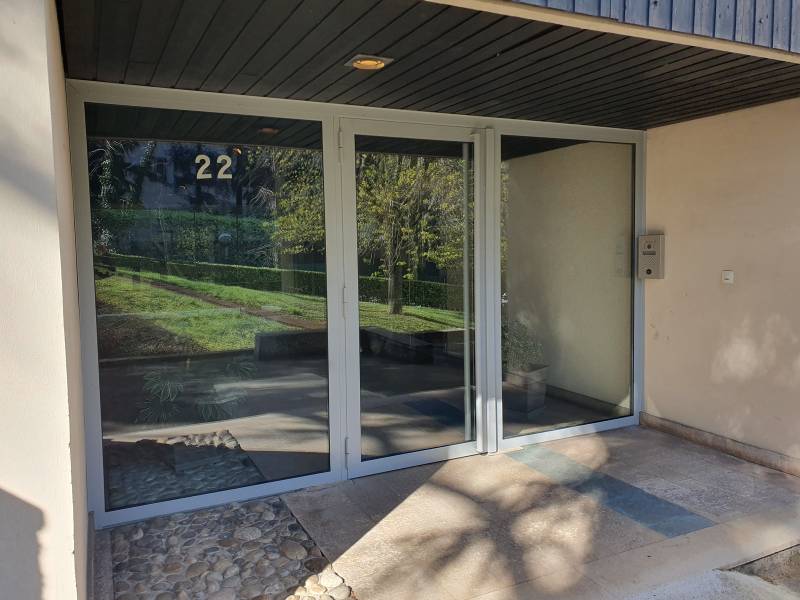 Fabrication porte acier sur mesure en atelier Beaujolais