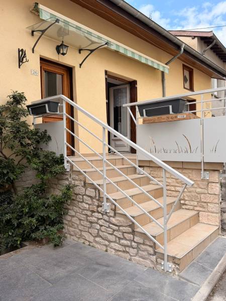 Garde-corps acier sur mesure terrasse Beaujolais fabrication artisan métallier 