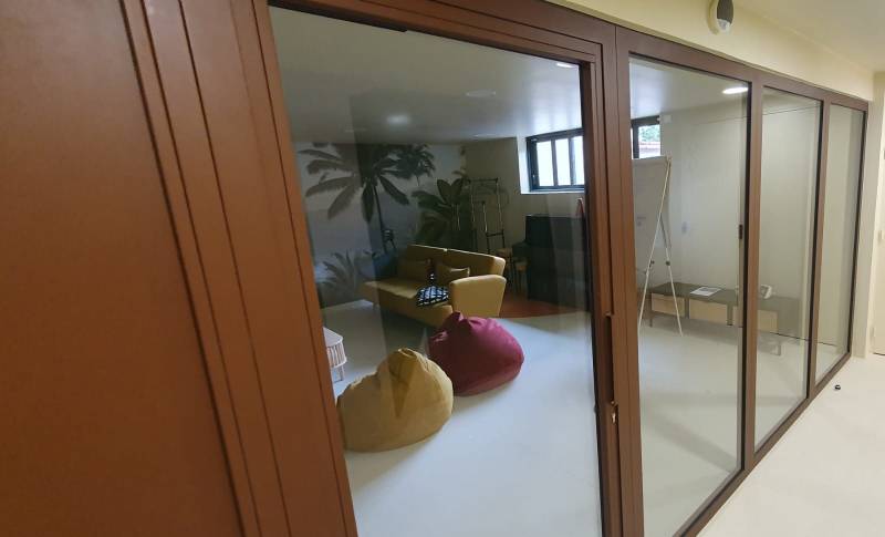 Aménagement sur mesure d'espaces de coworking avec des verrières à Lyon